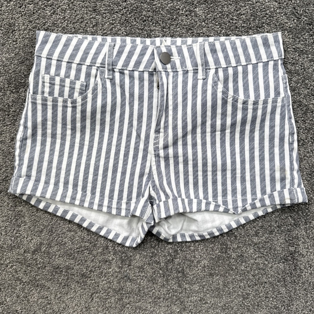Womens H&M Shorts Gray White Striped Cuffed Pockets Cotton
